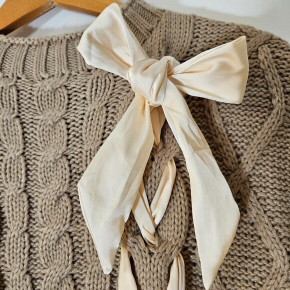 Romantic Beige Cable Knit Sweater Vest w/ Satin Bows NWT Size L - Picture 2 of 12